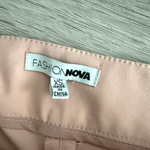 Stylish Pink High-Waisted Pants - Picture 5 of 5